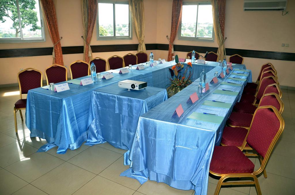 曼塞尔酒店 Yaoundé 外观 照片