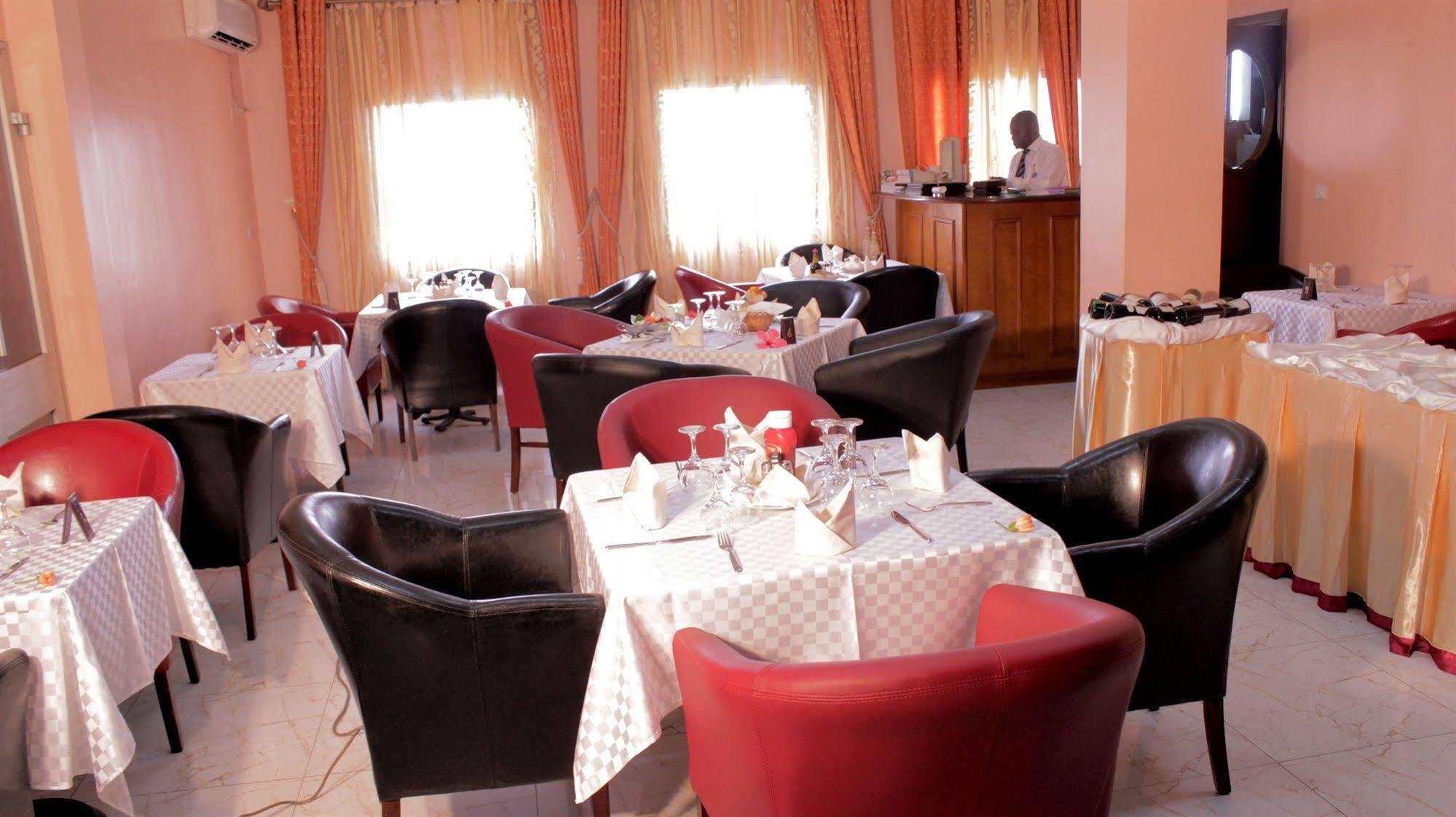 曼塞尔酒店 Yaoundé 外观 照片