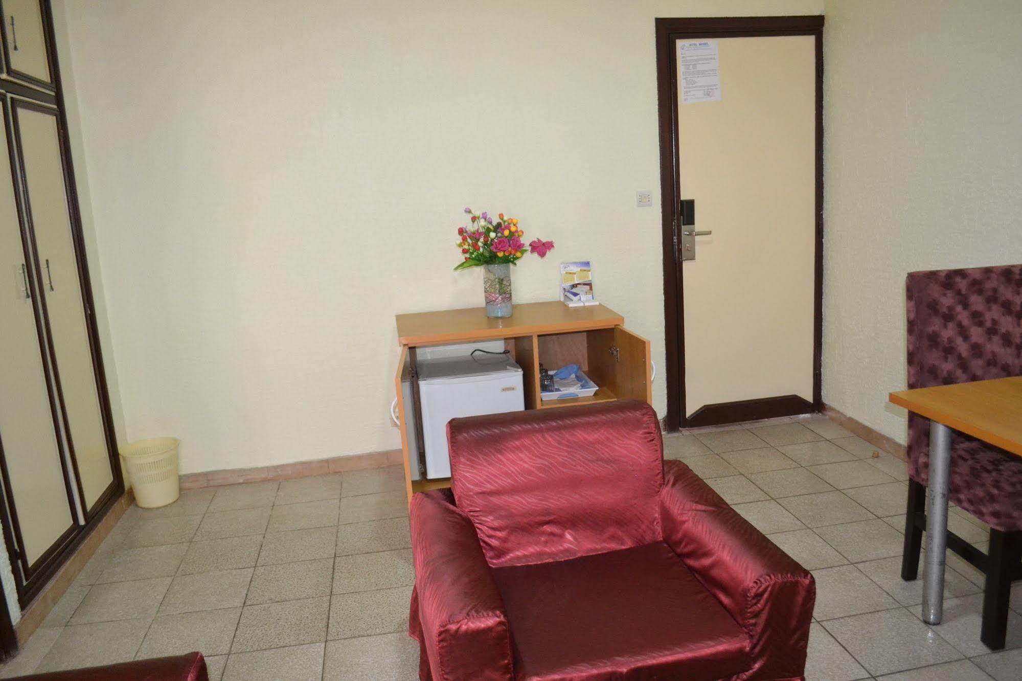 曼塞尔酒店 Yaoundé 外观 照片