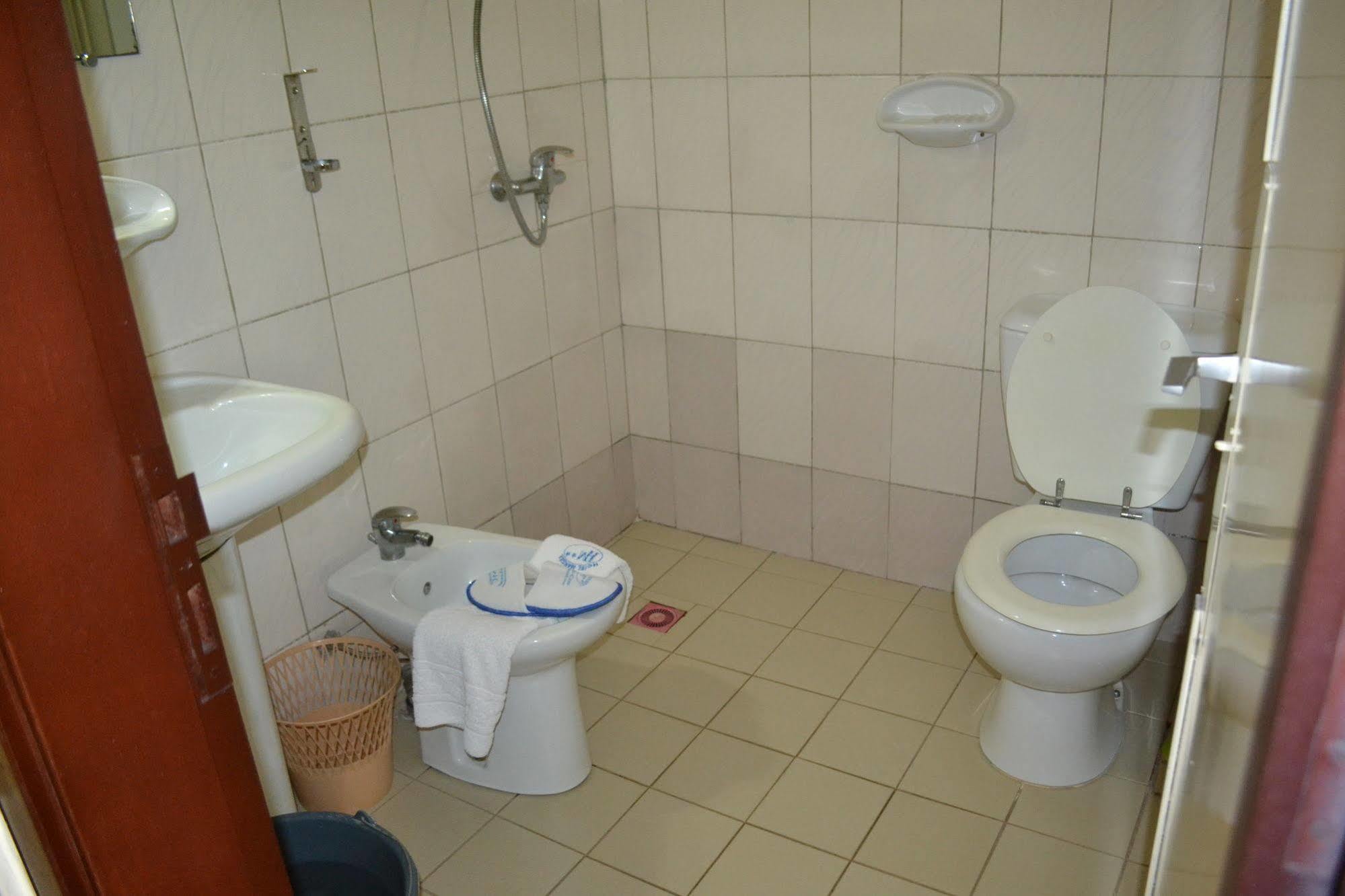 曼塞尔酒店 Yaoundé 外观 照片